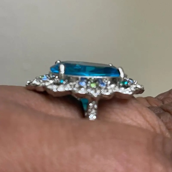 Large Blue Gemstone, Simulated, Vintage Inspired Silver Plated Ring, Size 7 - Picture 5 of 10